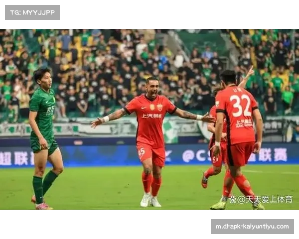 海港稳居榜首 蓉城申花激烈争夺中超争冠形势紧张